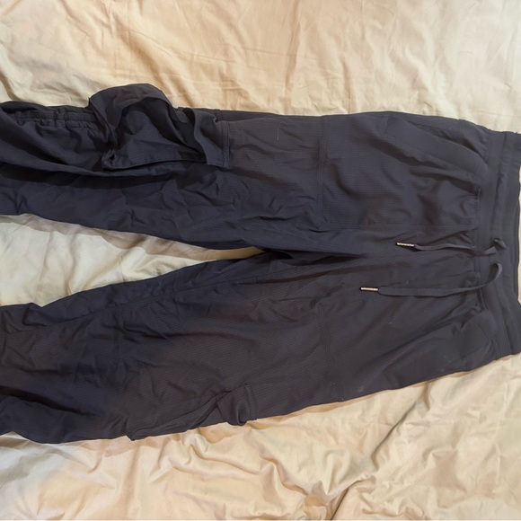 Lululemon Dance Studio Relaxed-Fit Mid-Rise Cargo Pant - Picture 7 of 7